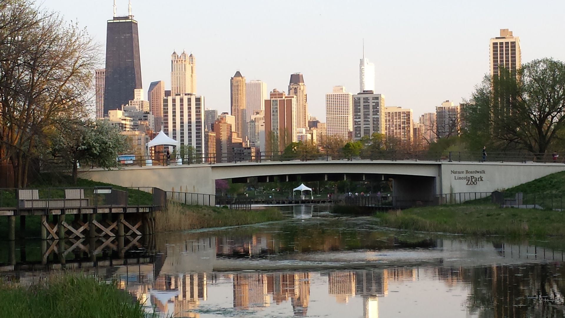 Lincoln Park Chicago Visitor Guide and Sightseeing Info Neighborhood