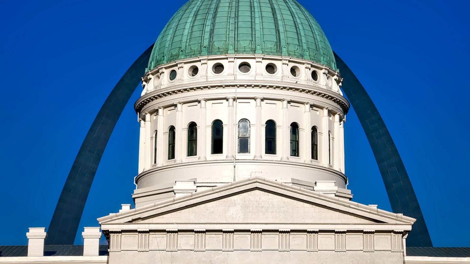 Gateway Arch and Old Capitol