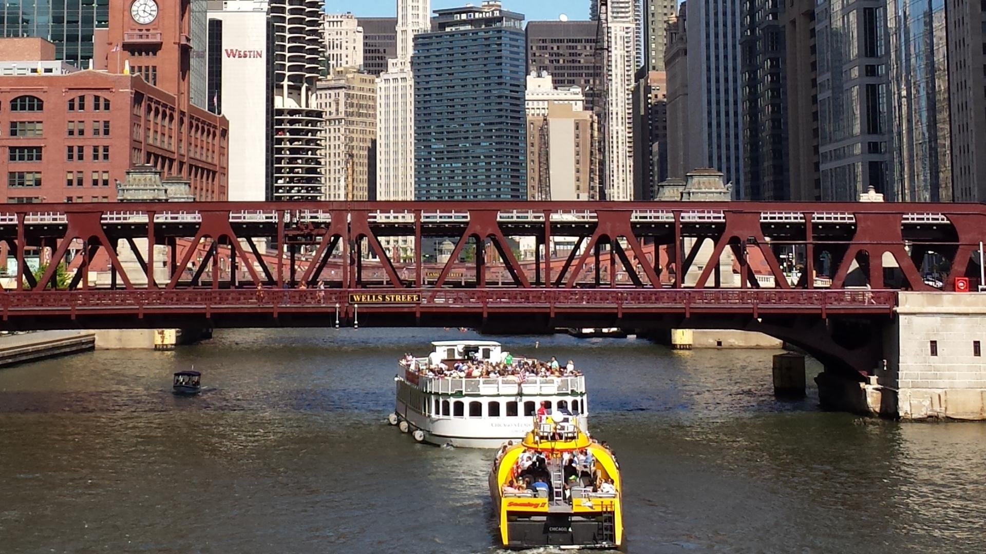 View of Chicago River