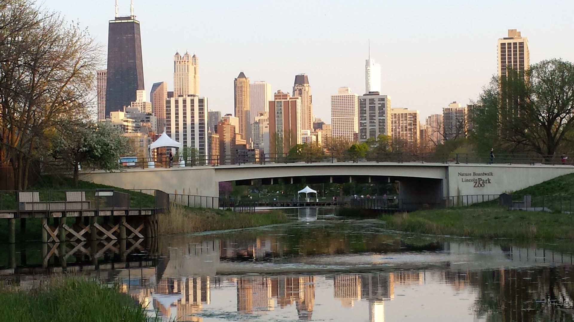 Lincoln Park Chicago Visitor Guide and Sightseeing Info, Neighborhood  Guide