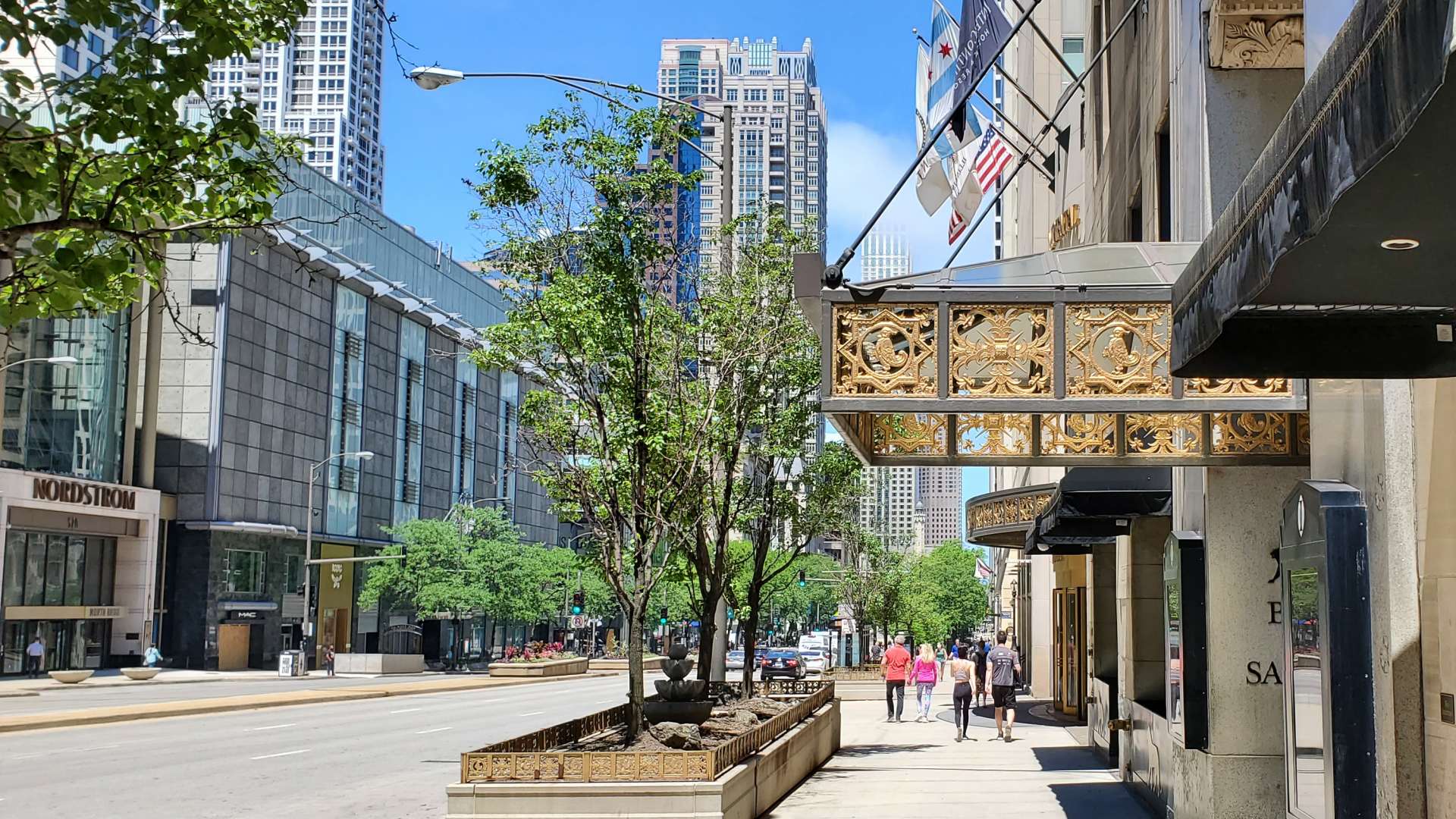 Architecture of the Magnificent Mile, Walking Tours