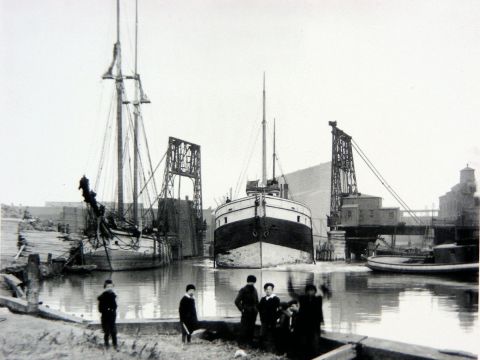 Chicago Maritime Museum image